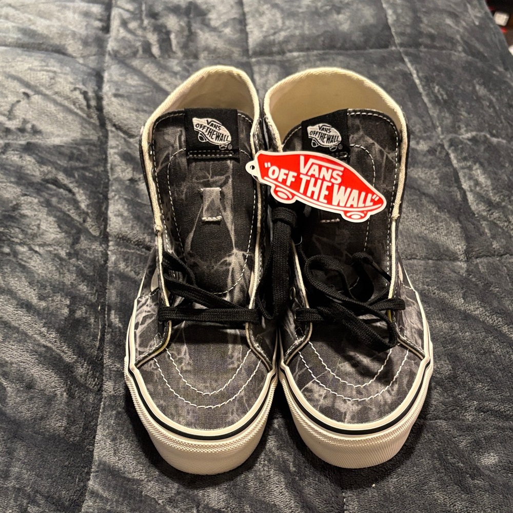 Vans  Black and Gray Sneaker , Big Kids 6.5  Women’s 8